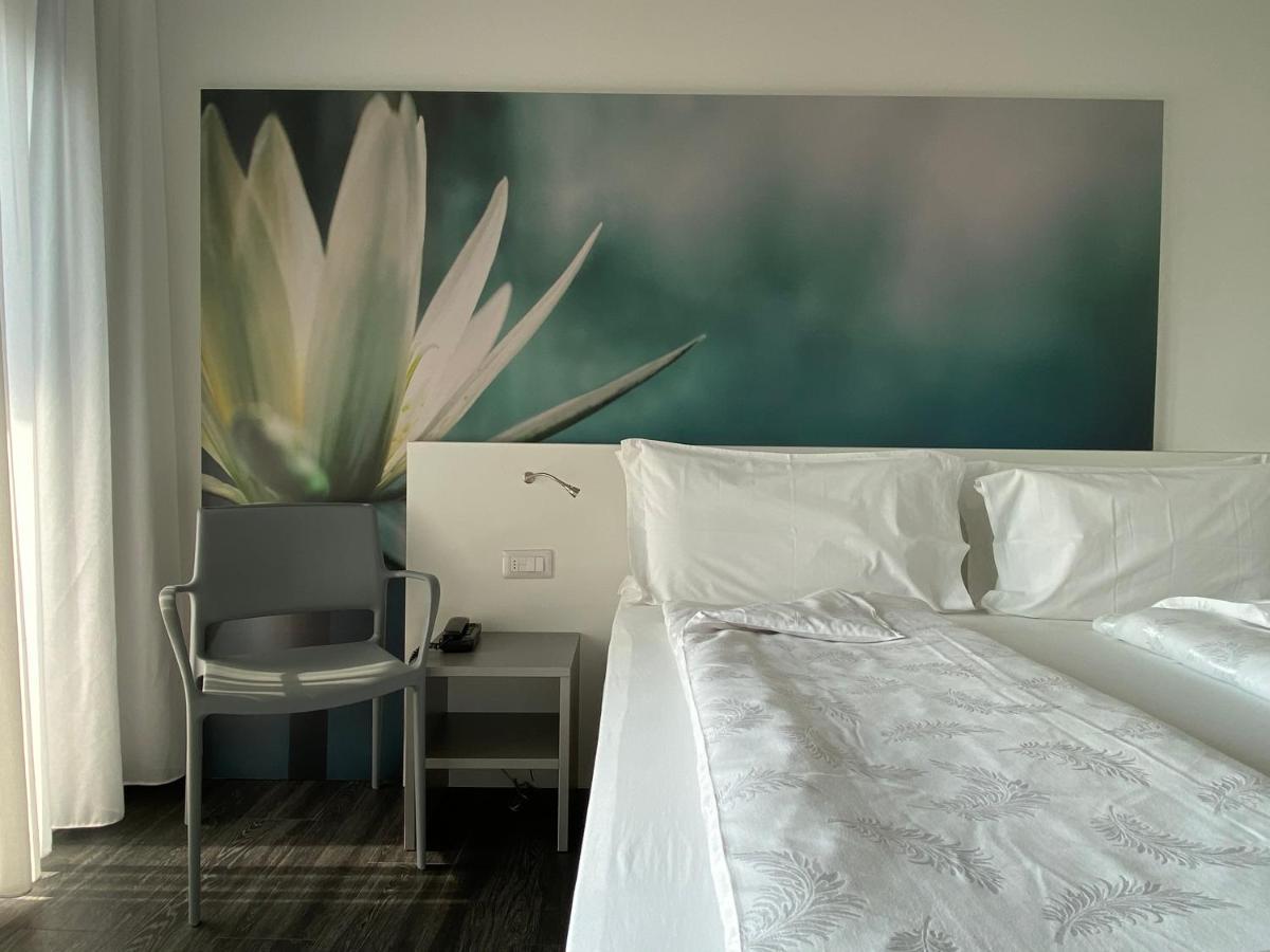 Riviera Hotel
