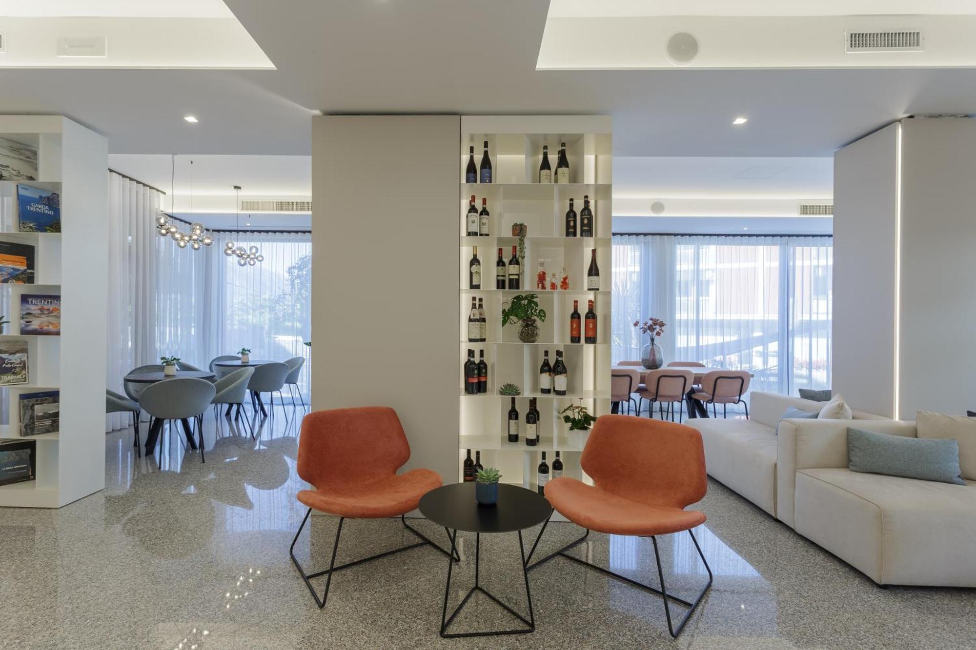Riviera 3*