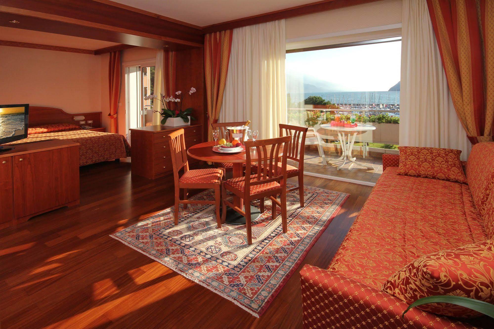 Riviera Hotel 3*